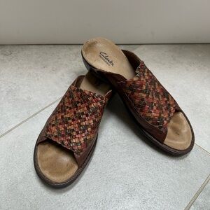 Clarks Bendables Woven Leather Slide Sandals
